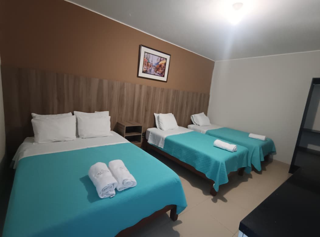 Habitación Familiar — cama de 2 plazas más dos de 1.5 plazas